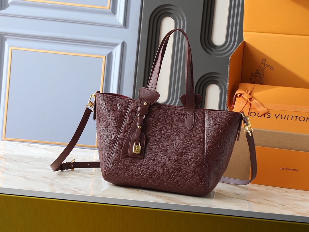 Louis Vuitton LV Capucines BB Handbag Premium Canvas Model M25862 Gold Hardware Weekend Getaway Luxury Handbag